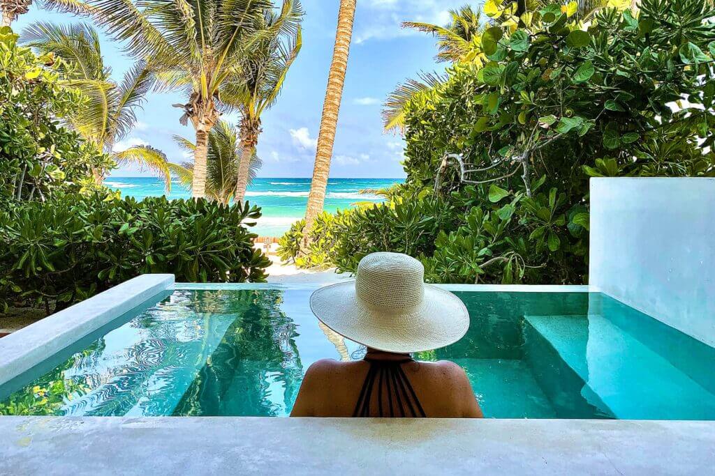 Por qué elegir un hotel solo para adultos en Tulum: disfruta de una escapada a la playa sin niños
