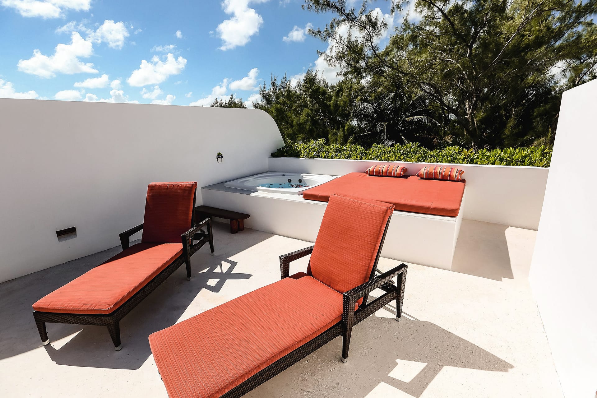 Rooftop room loungers